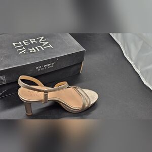 Naturalizer Brenta In Warm Silver